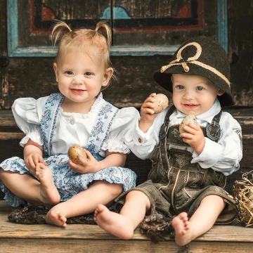 Bavarian Sweethearts.