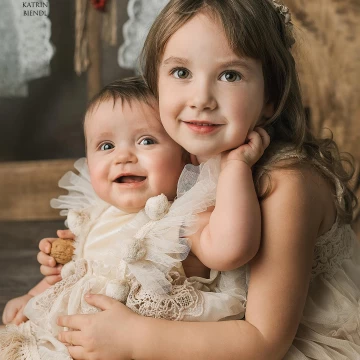 Sisters in Love.