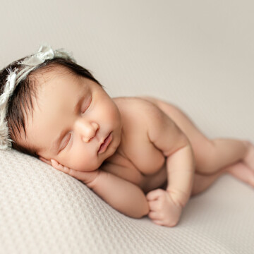 Newborn, maternity and baby photographer Julie Guglielmetti (julie-guglielmetti954). Photo of 06 January