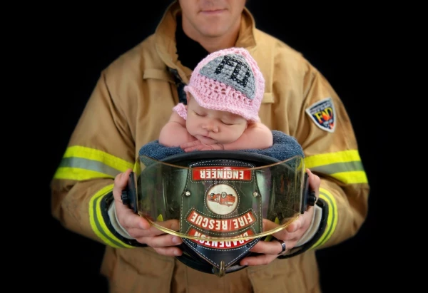Precious Baby Vivianne with her Dad Steve, one of our Local Firefighters. I always LOVE capturing our hero's in uniform with their precious babies.