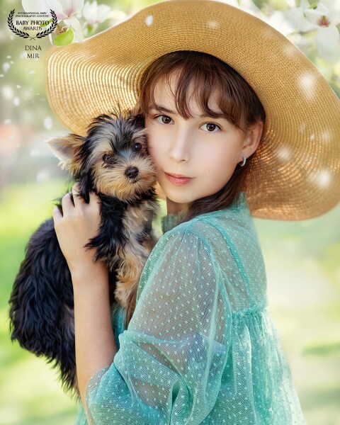 How wonderful it is when our children have a beloved house friend. Cat or dog, parrot or turtle, rabbit or fish. It does not matter. The important thing is that by taking care of someone small and defenseless, you show the best qualities of your soul)
