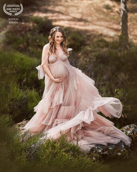 Beautiful mom-to-be.