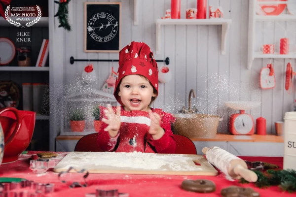 “Cake, joy, and mistletoe – the trifecta of a perfect Christmas.”