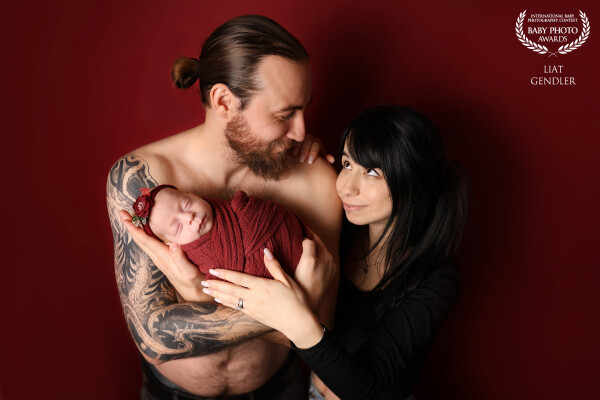 Family Moments are the best ever.
This is your chance to capture this little age of newborn.