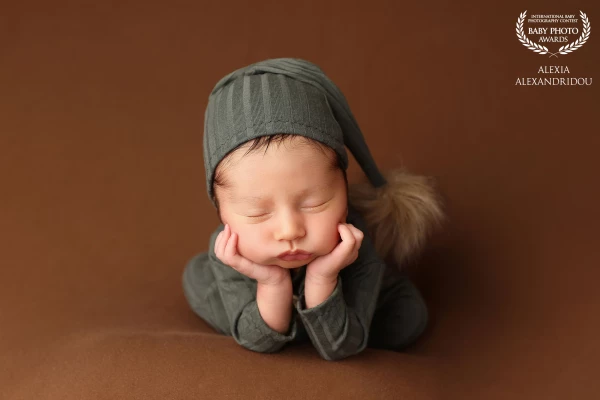 At just 7 days old, this little boy melted our hearts. With his tiny hands gently tucked under his cheeks and his peaceful pose, he reminded us how beautiful and delicate these early days truly are