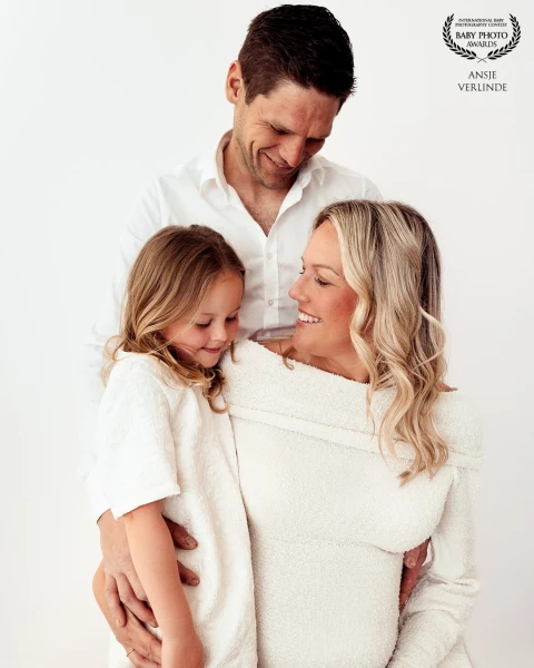 Watching mommy’s belly grow