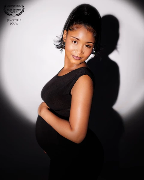 Dramatic light with gorgeous mama to be