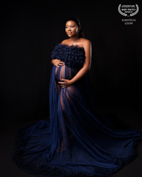 Gorgeous maternity mama in Blue