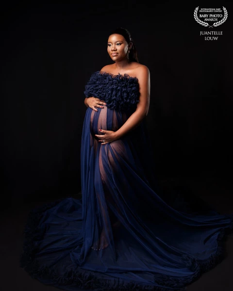 Gorgeous maternity mama in Blue