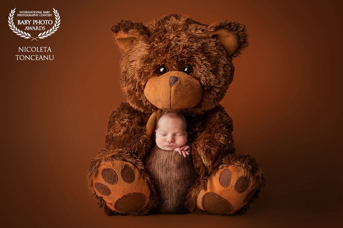 This is a composite made from scratch :) We had a little boy and a small teddy bear and we wanted to combine the two together so this came up. The boy's wrap is also made by me so 100% made by our studio - littlesunshine 