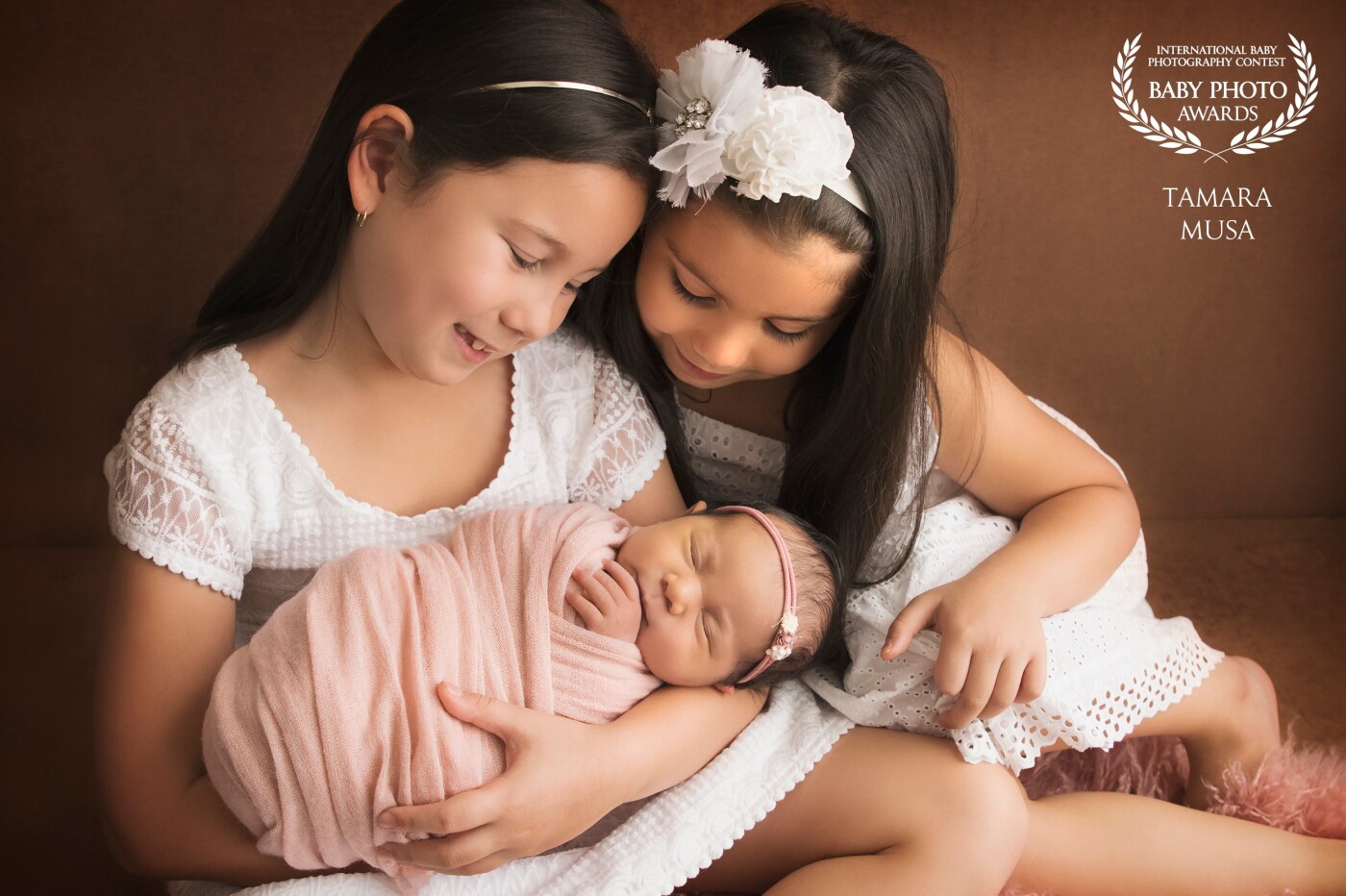 How lucky is Mum to have these 3 beautiful girls! I loved capturing the sweet bond between these 3 sisters. I had planned this image in my head and it turned out even better than I had imagined!