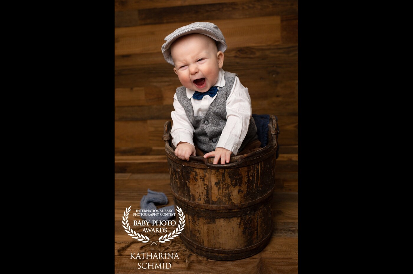 This cute little guy, 7 months old, really enjoyed his first photo shooting. I’m so happy that I could capture this special moment when he had to laugh very deeply and heartily although it was very hard for me as he made me laugh with his funny grimaces too.