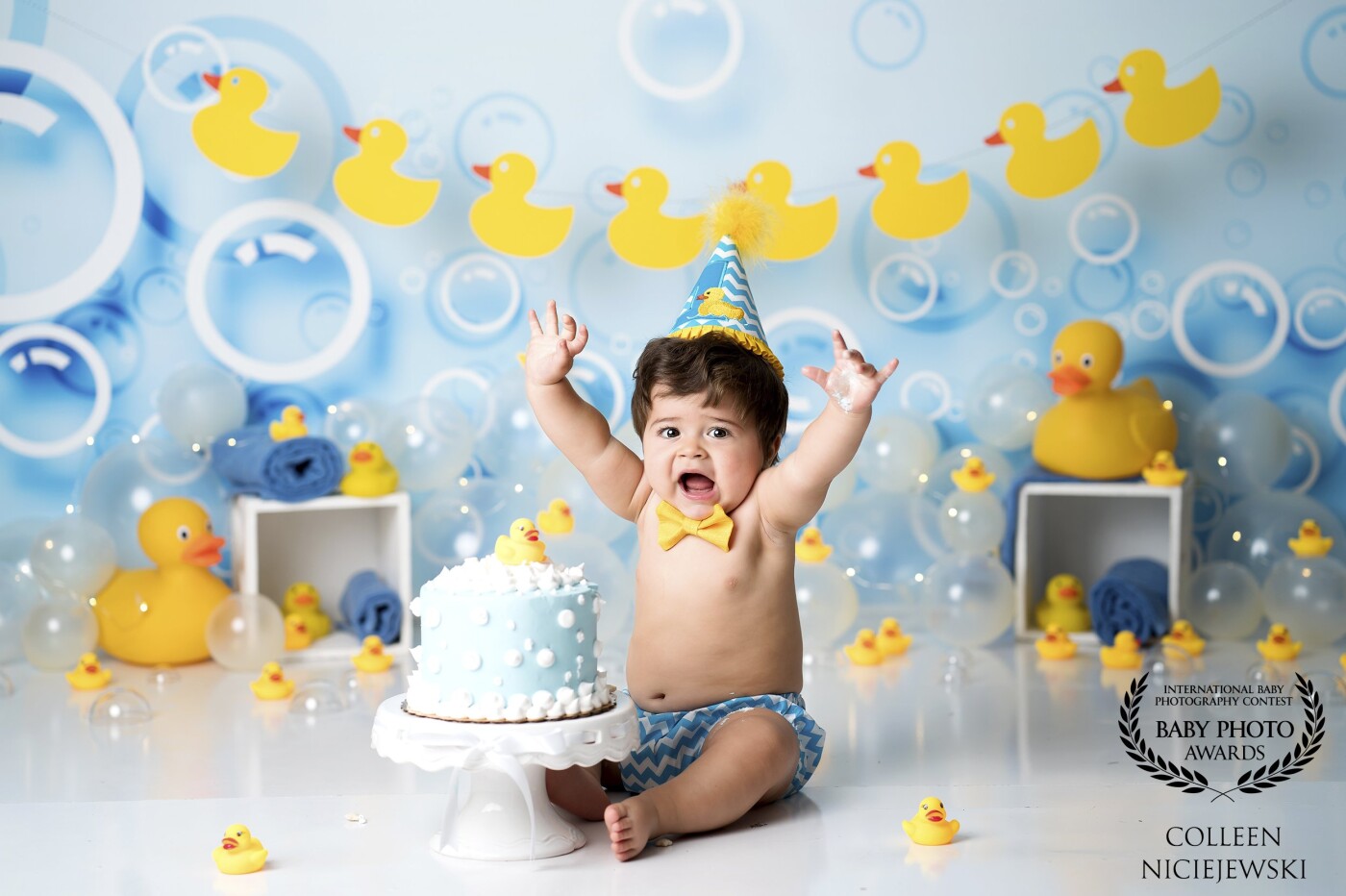 How big? SOOO BIG! ... and so much excitement from this little duckling. He just couldn't wait to dive right into his cake! When my client told me bath time was his favorite - I just knew this theme would be a SMASHing hit... The animated little guy was just the icing on the most perfect cake! 