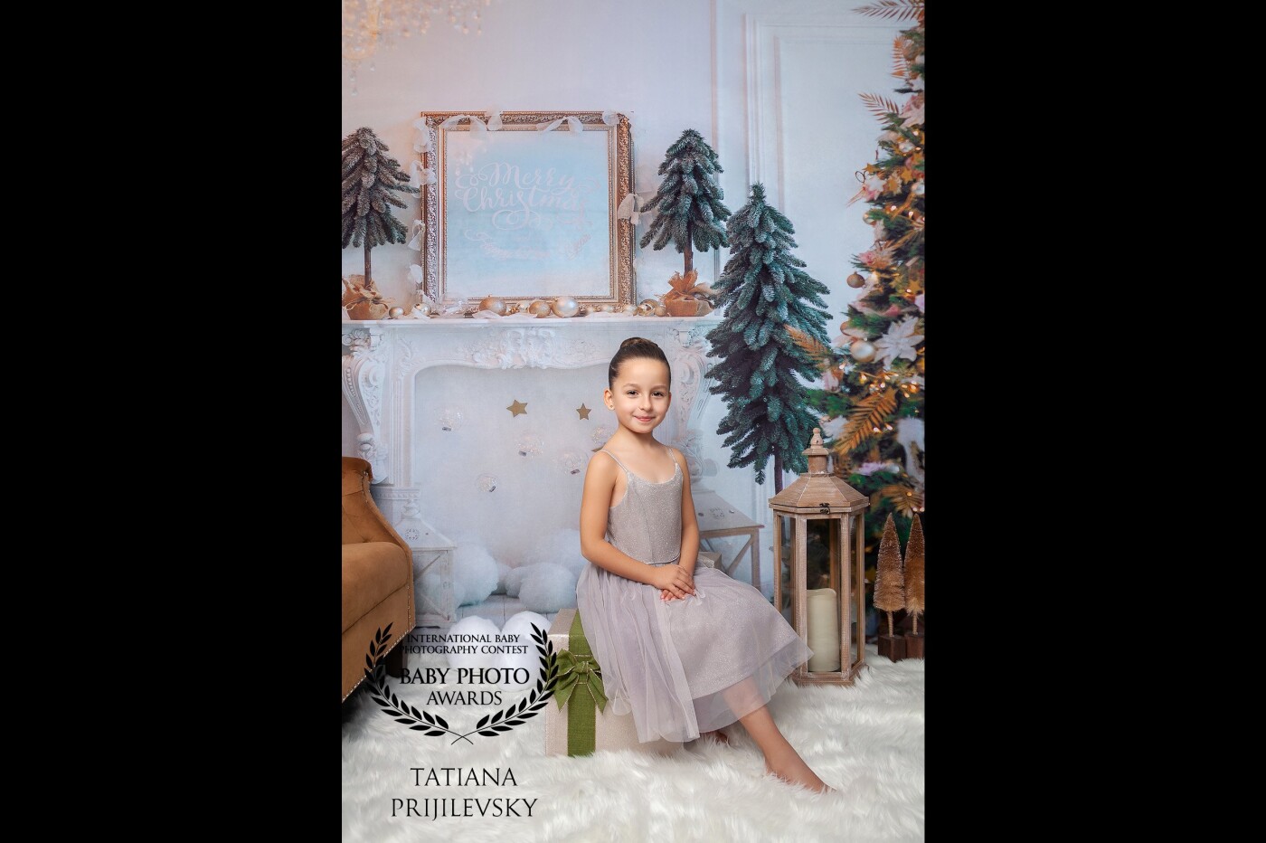 Shine shine little star! You are so elegant and beautiful! We love you so much! My Christmas decorations 2019 with my best model ever.