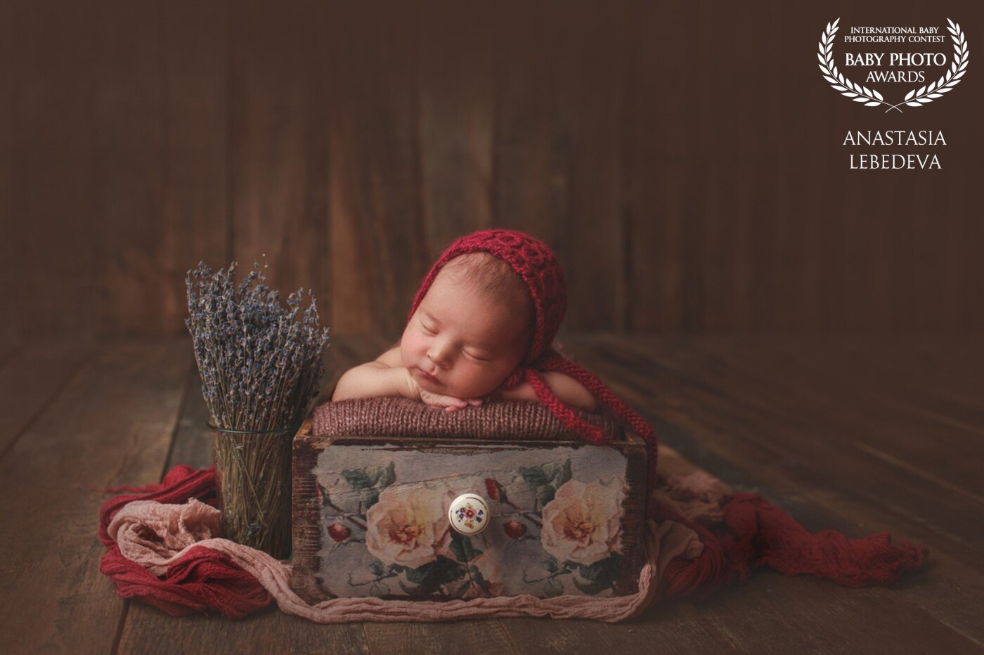 How glad I am to be back in this collection.<br />
Newborn baby Vasilisa 16 days. Mom baby loves bright colors. We added a bright rainbow, and it turned out to be fun.