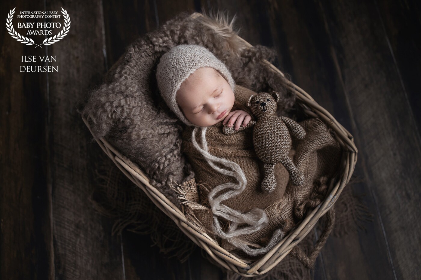 This boy is very special to me!<br />
I also photographed his underwater birth and a few days later, he came into my studio for his newborn session.<br />
His birth was my first session after the corona lockdown so this makes this boy extra special...