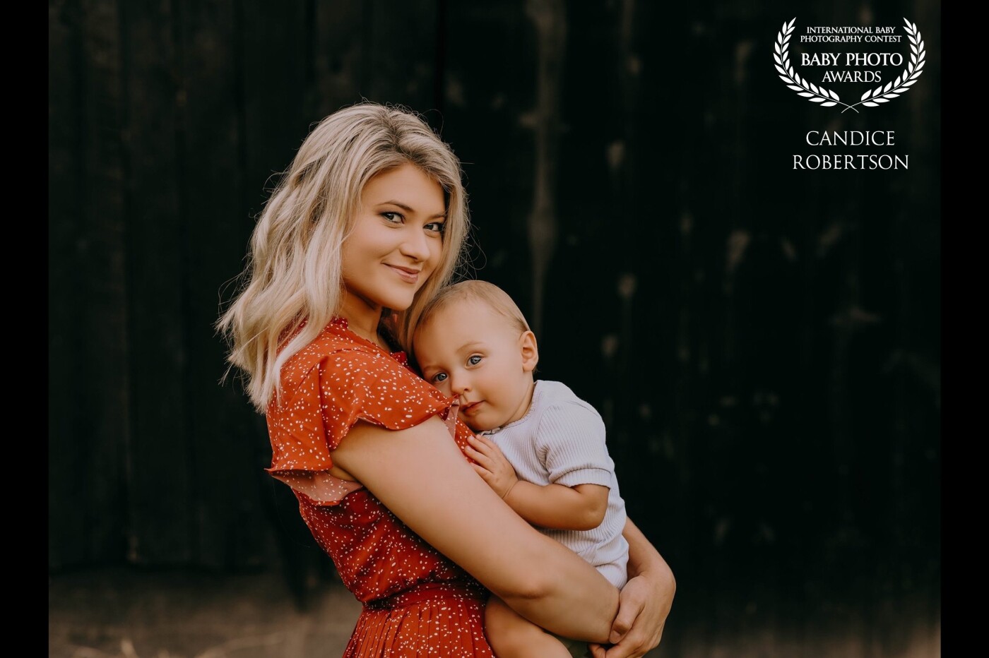 We met sweet Eli and his parents at their farm for his one year portrait session. Simple poses with babies and Mamas are my favorite. I just let them snuggle in. 