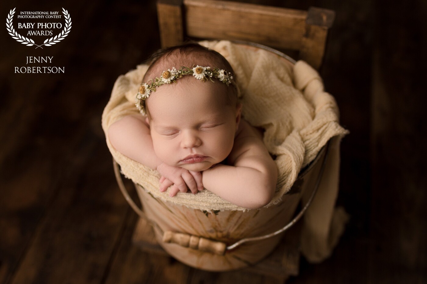This was my first baby of the New Year to photograph on January 1 and it was a perfect way to start 2021! Bucket pose is one of my favorites!