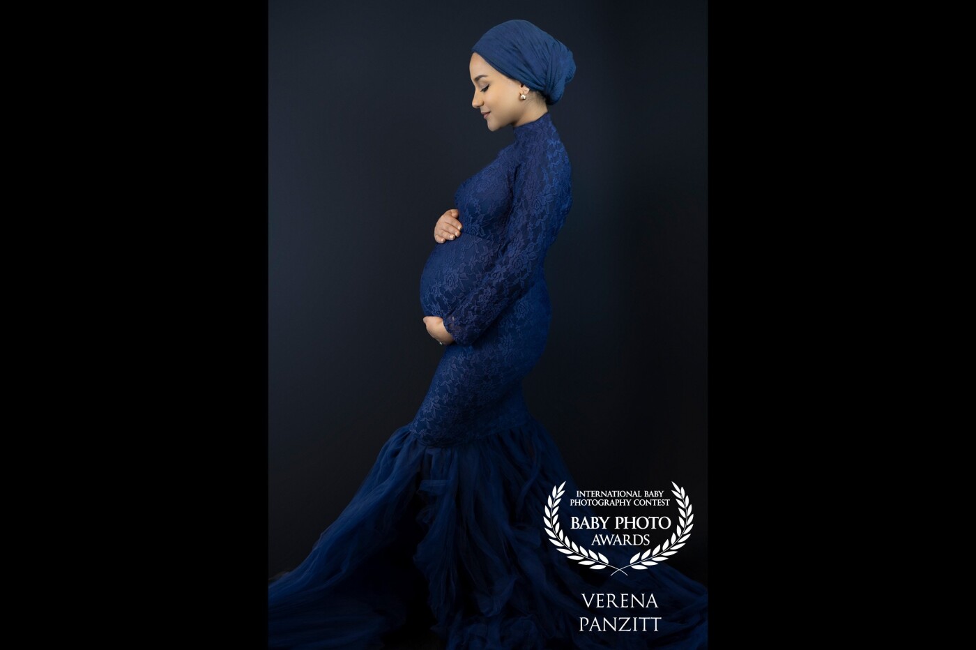 a muslim woman- showing her curves without showing her skin. It took me a while to edit the dress, which is actually shoulderfree. Elegant, sensual and powerful!