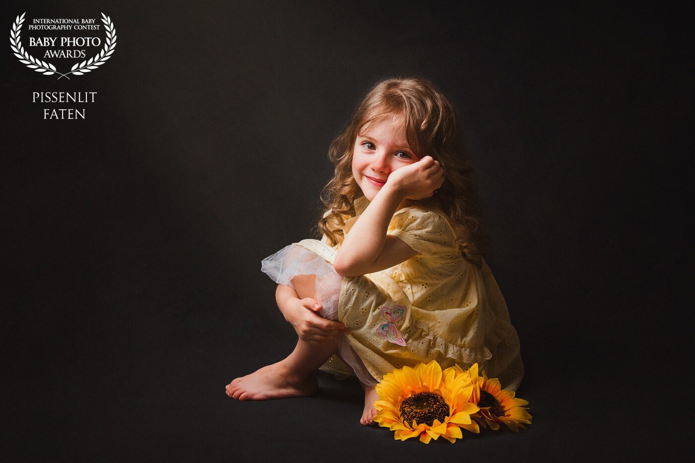 Her name is Lina, she is 4 years old, a little flower that I have done several shoots for her since she was newborn, she has become part of my photographer's story, the mood of this photo was spontaneous, romantic, dreamy and translated the emotions that I like to share through my photos.