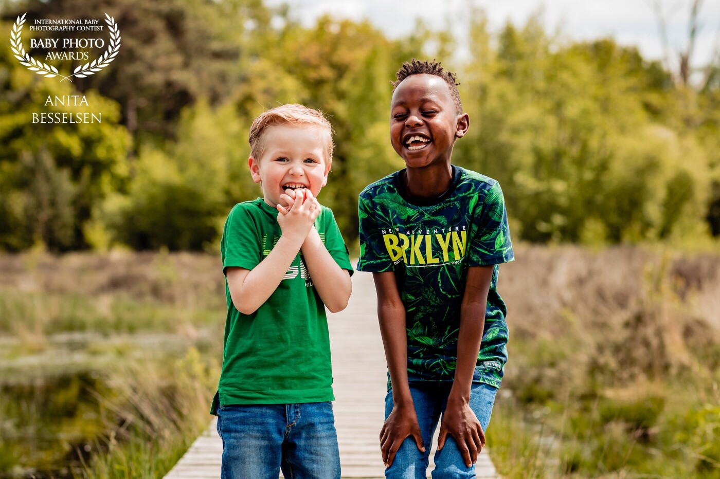 These 2 nephews are having so much fun during the photo shoot. Just running, tell each other jokes and just having fun together. And I'm the lucky one who can be there and take pictures of it. Happy photographer