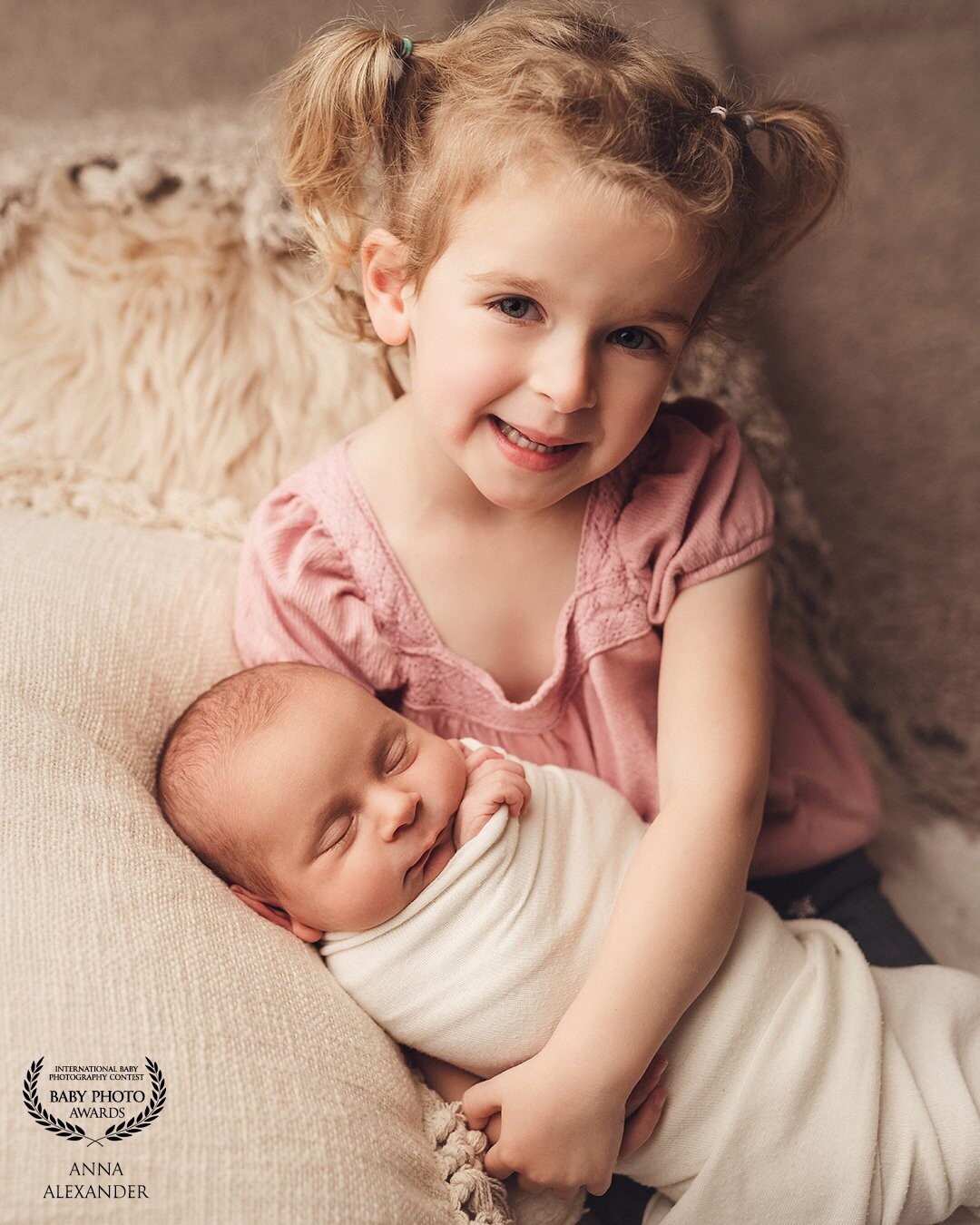Capturing siblings is always fun! It's often challenging but totally worth it. There is nothing more precious than to see all your kids in one picture.