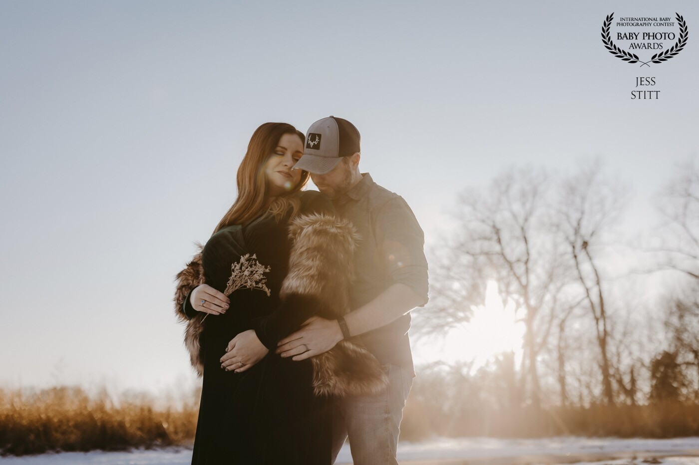 These sweet parents are expecting their first little babe in a few short weeks! Mama used this fur shawl in her weddings photos and we plan to use at babes newborn as well.