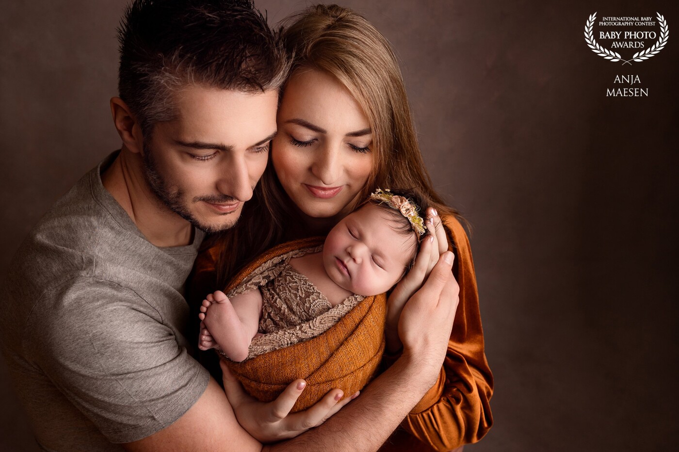 It was a pleasure to photograph this beautiful family with their amazing daughter.<br />
Parents pictures used to scare me, but they are now as important as the baby pictures itself.