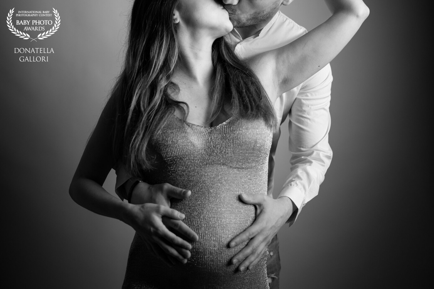 Ylenia and Stefano,  definitely in love with their baby boy ❤️.  They relied completely on my creativity and managed to create a fantastic pregnancy photoshoot.