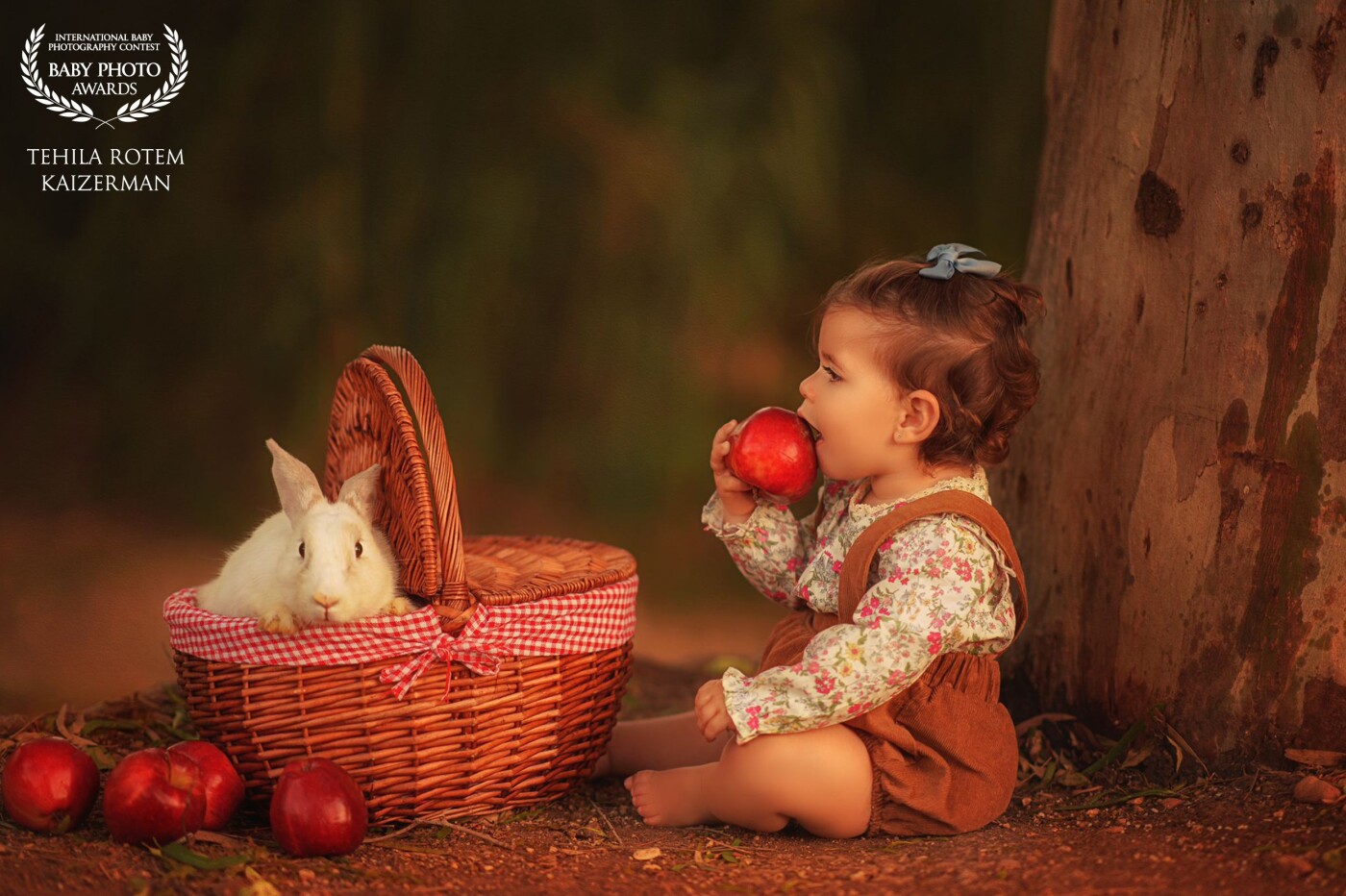 apple and rabit and a beutifull girle its a nice one