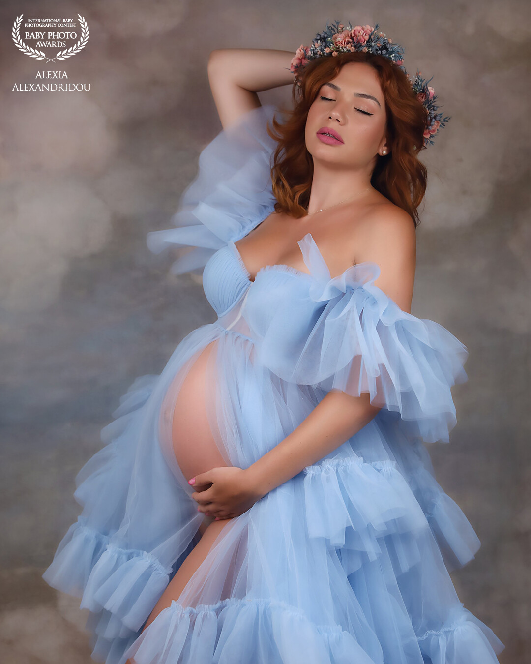 Capturing the radiant glow and the enchanting anticipation of motherhood. This  maternity photo session weaves a tale of love, grace, and the magic of new beginnings.