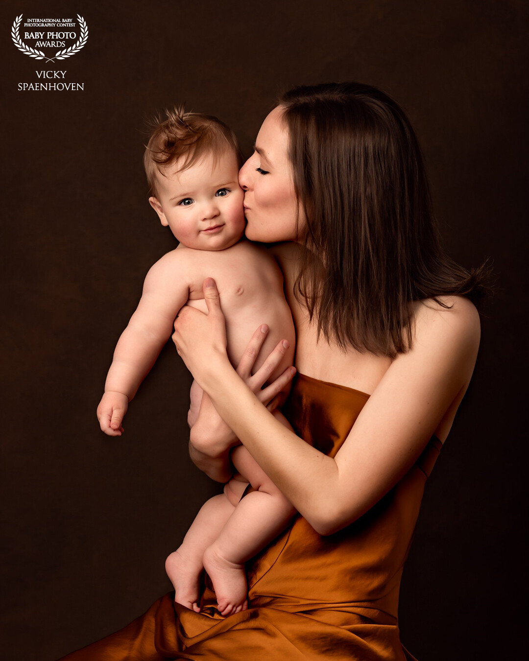 Beautiful mom Hanne with her lovely boy Casper. Mommy & Me sessions are so much fun. I love to capture the connection between mom and child.
