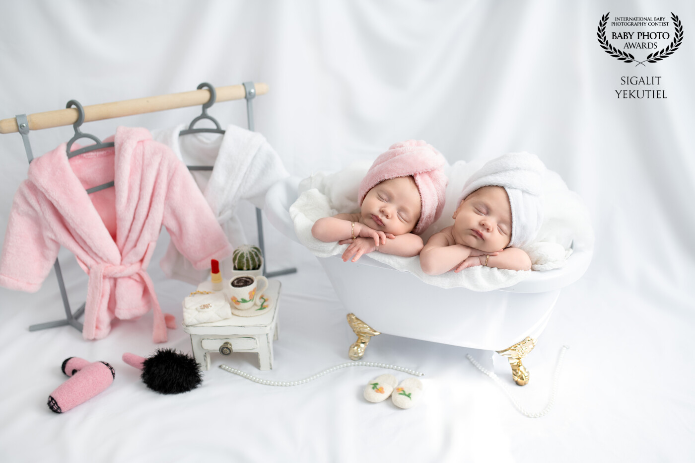 Sweet newborn twins relaxation session.