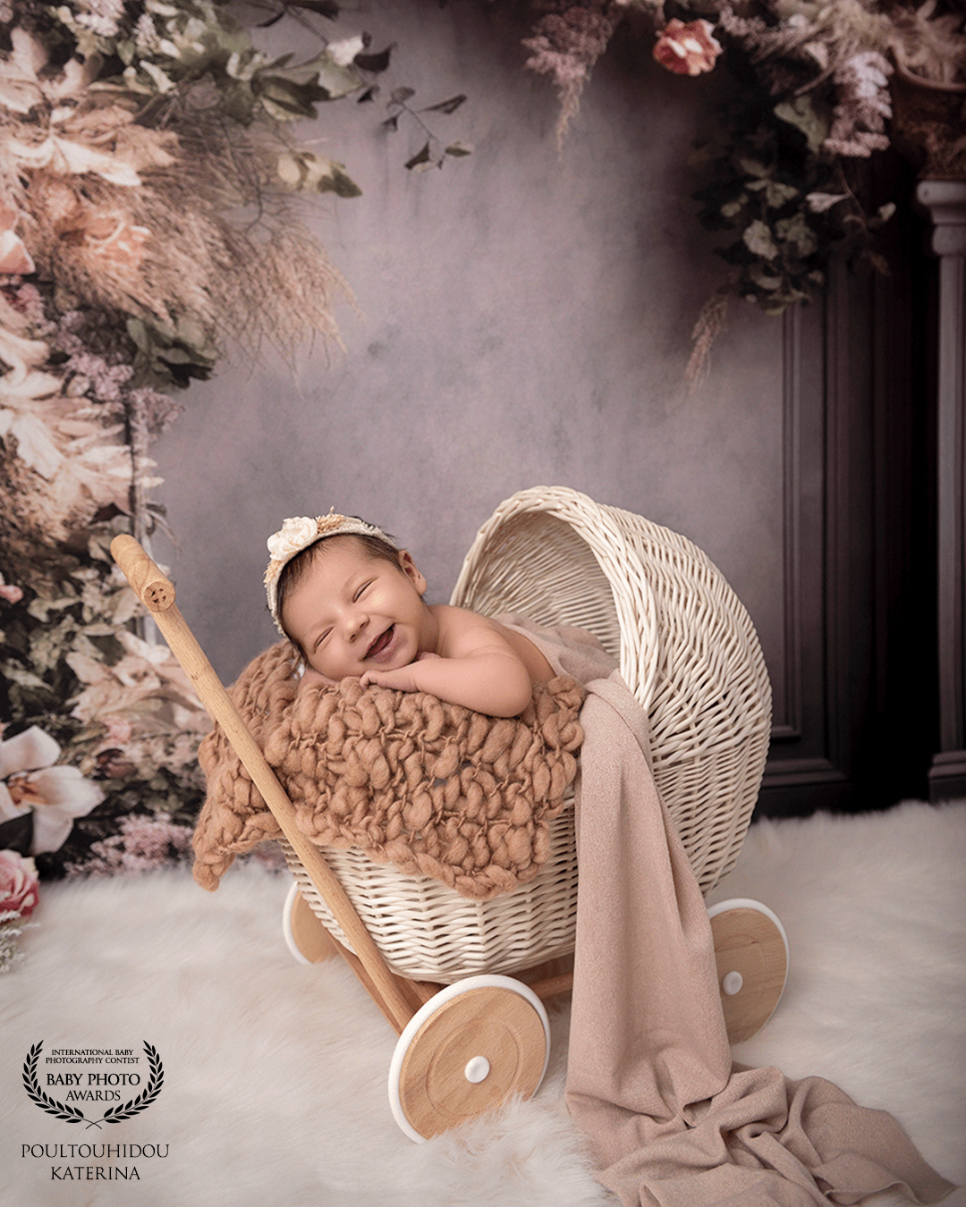 This smileโฆ<br />
Came without warning.<br />
And lit up the whole studio โ and my heart along with it.<br />
<br />
Sometimes, the most powerful image<br />
is simply a baby smiling like they know all the secrets of happiness.