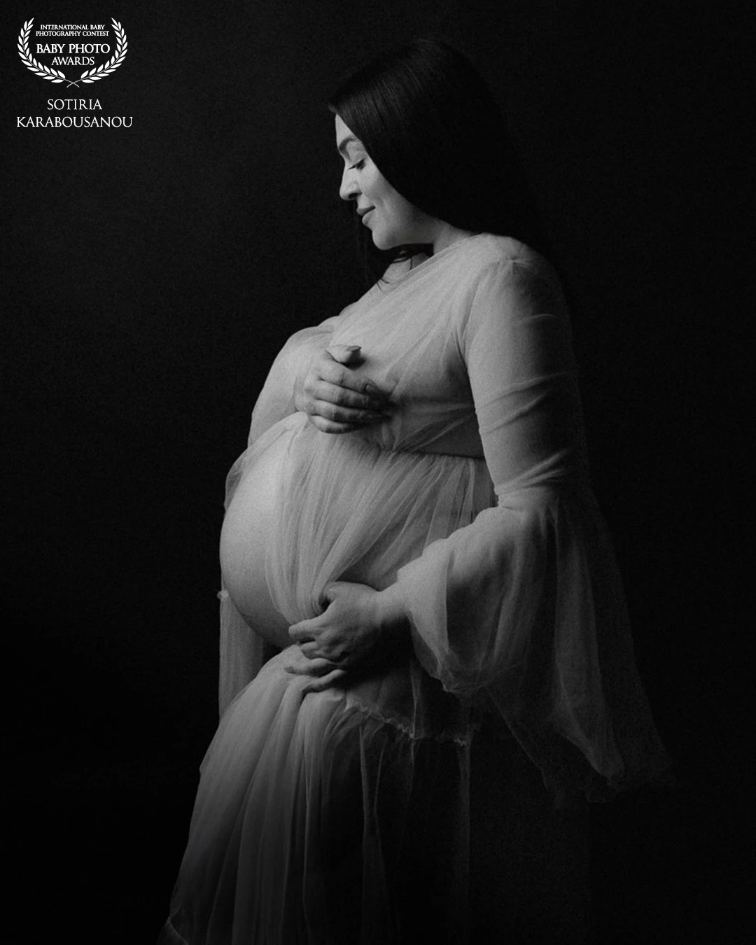More than a portrait a symbol of creation, love, and the quiet strength of a woman carrying life. Every curve and fold in the fabric echoes the softness and strength of the maternal journey.
