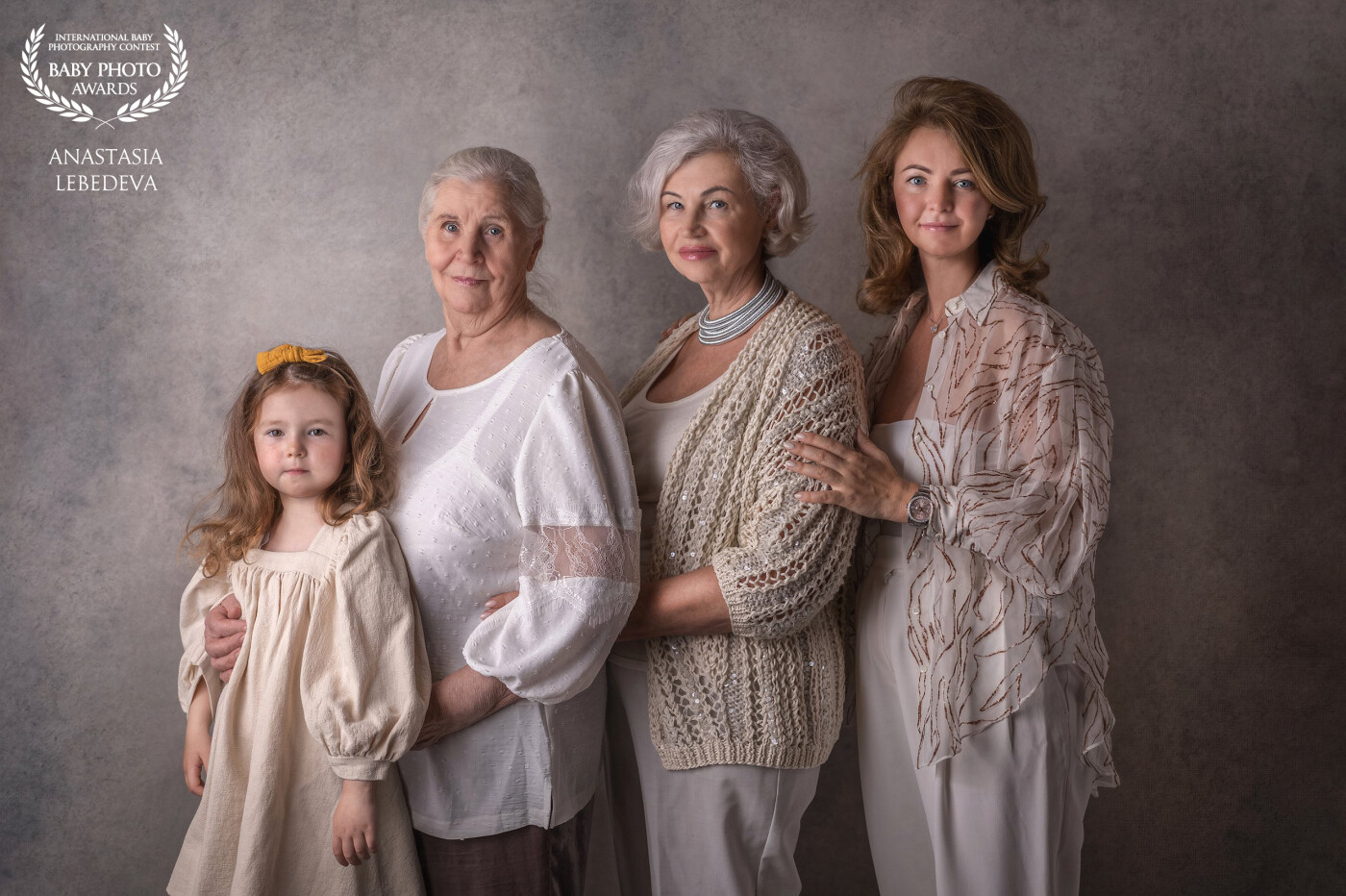 There is a whole dynasty of girls in this photo.... Great-grandmother, grandmother, mother and granddaughter. This is priceless and should become a good tradition to repeat this year after year!