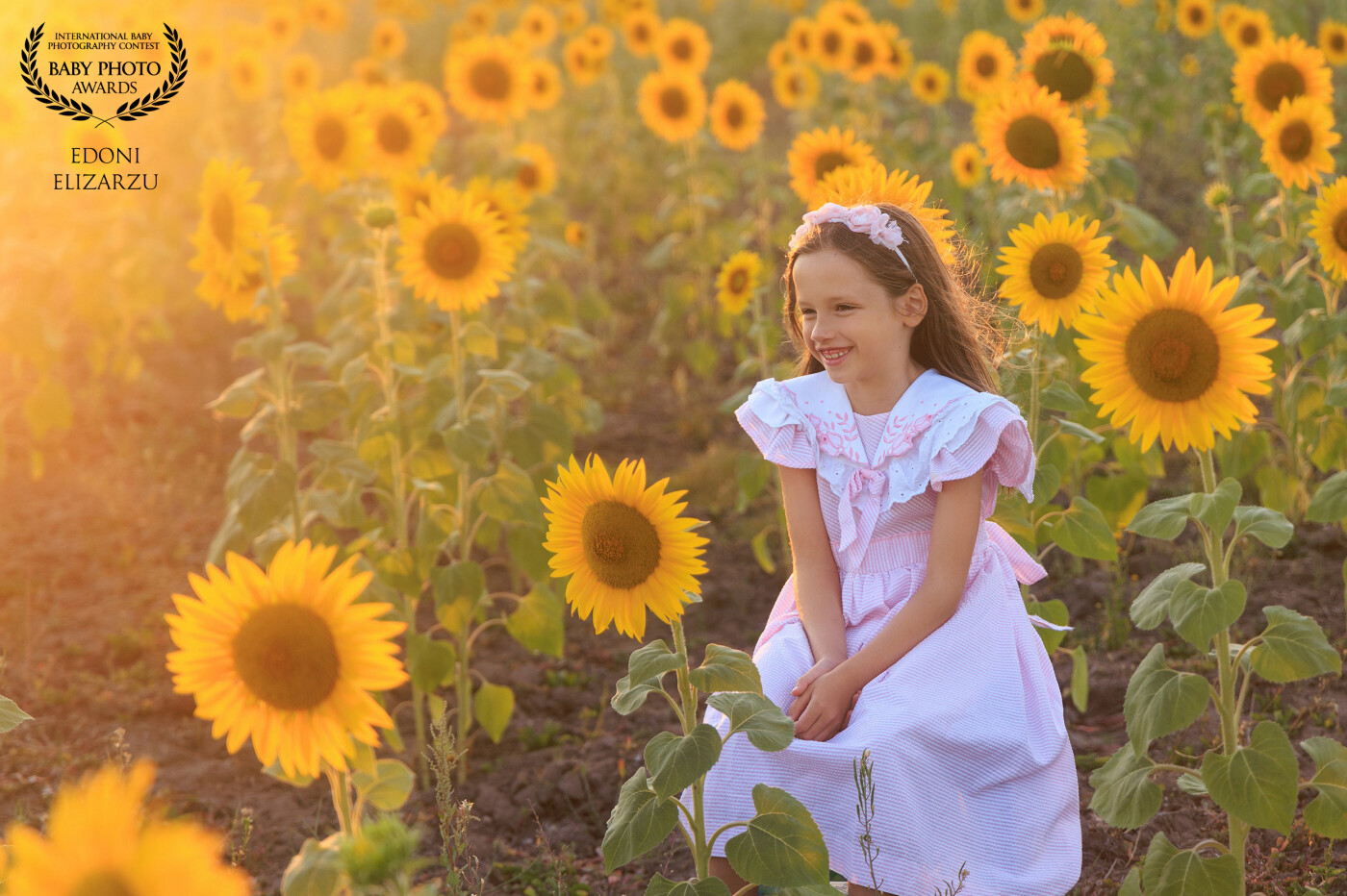 My little girl surrounded by sunflowers! In love with this photo since I saw it on the screen! Curious fact: the dress belonged to her mom when she was little