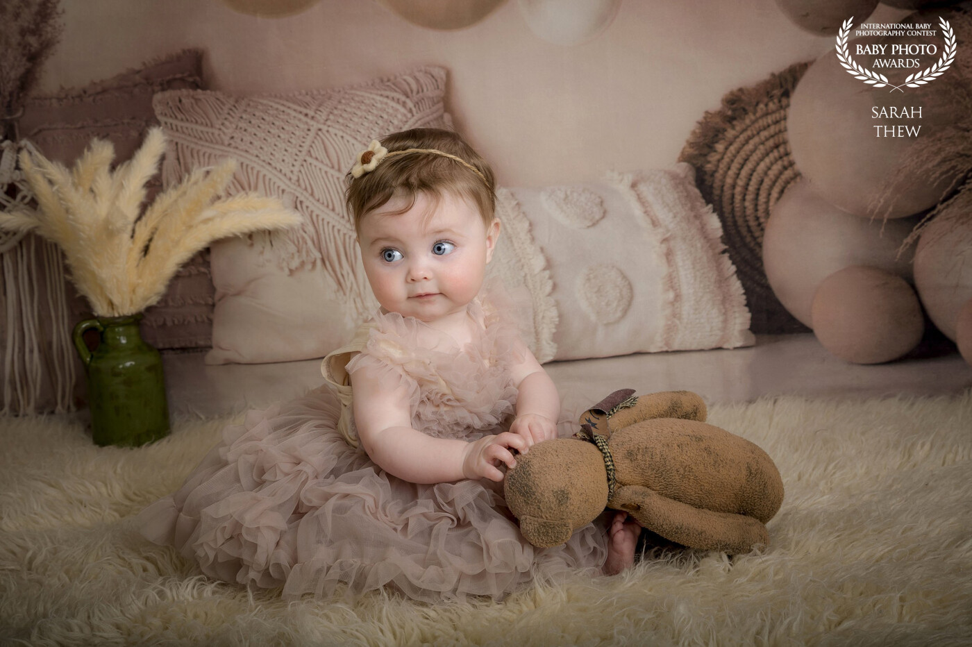 Adorable little Eden had the most beautiful eyes and loved the teddy in her photoshoot. A dream to photograph!