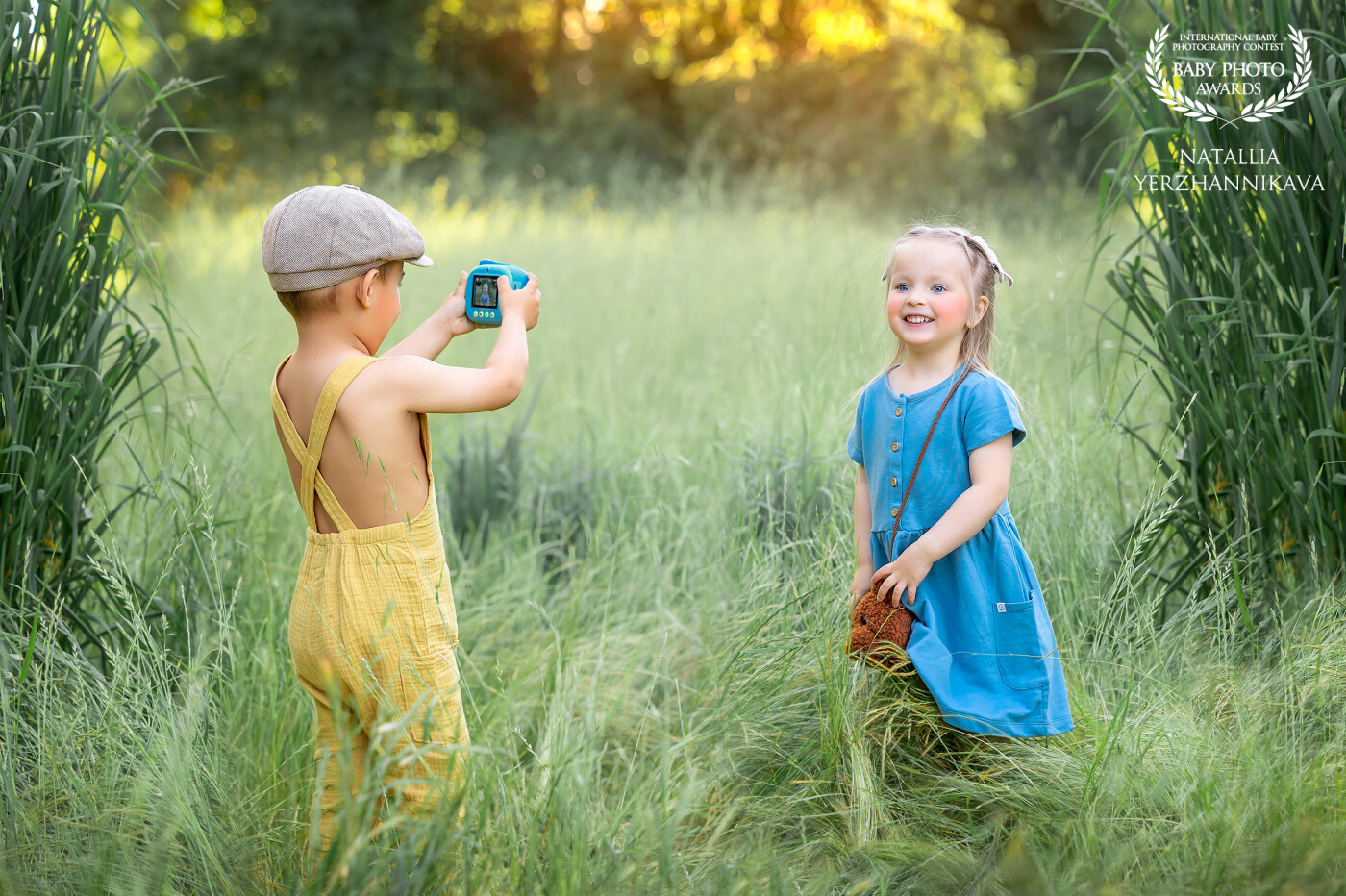 Last photo shoot of his best friend before he moves out of town for good. This time he is her personal photographer. <br />
The memories and photos that will last a lifetime.