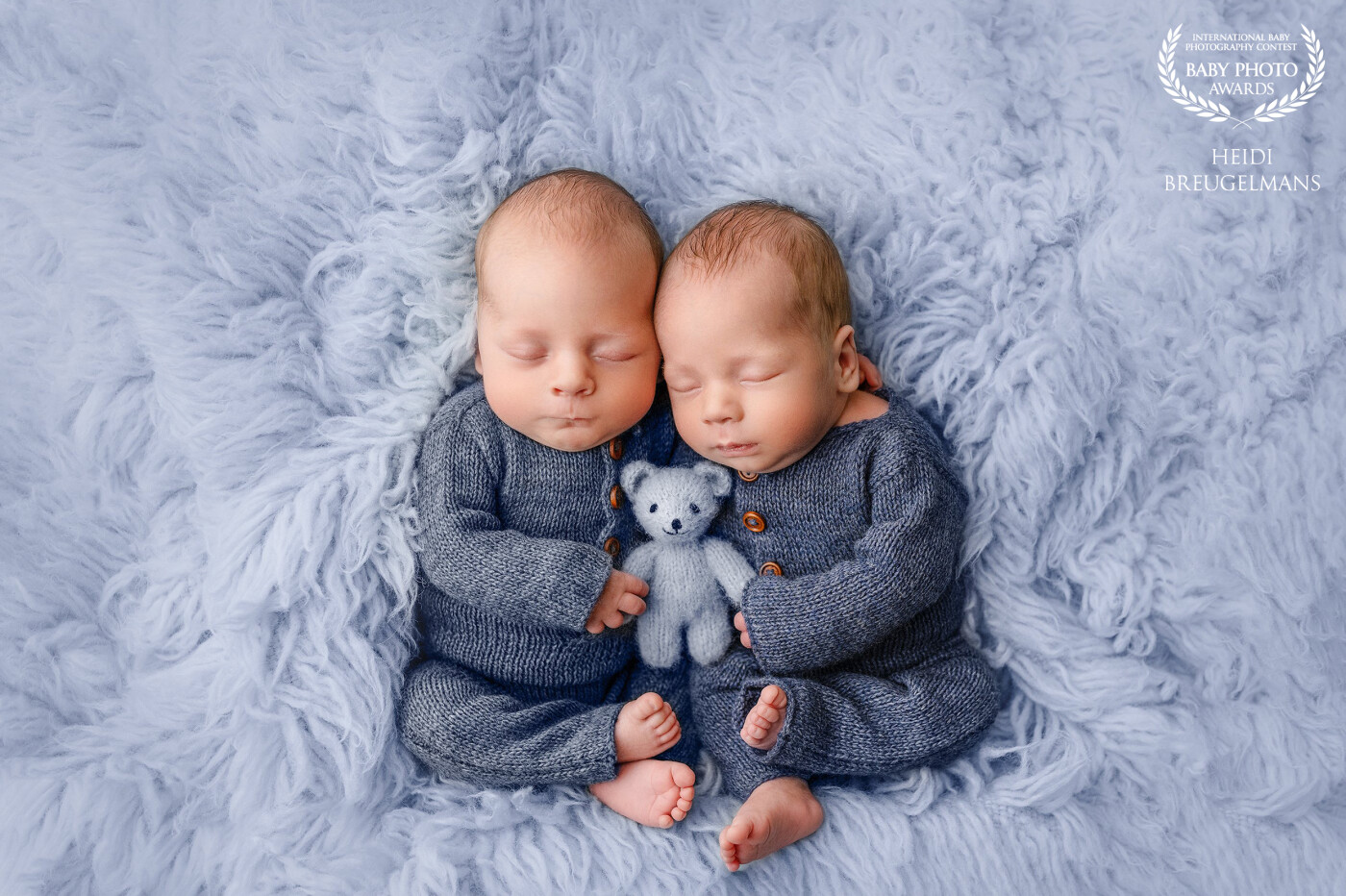 I had the privilege of photographing a beautiful twin duo recently. Originally expected to arrive in February, these two boys surprised everyone by coming a few weeks early, adding to the excitement.<br />
<br />
During their newborn session, they were absolutely amazing. Their adorable presence filled the room, and I captured a stunning series of photos, immortalizing their tender and pure moments.<br />
<br />
It was an honor to capture these precious moments. Each photograph from their newborn session is a treasured reminder of the joy this twin duo brings. I hope these images will always remind their parents of the invaluable connection their boys share.